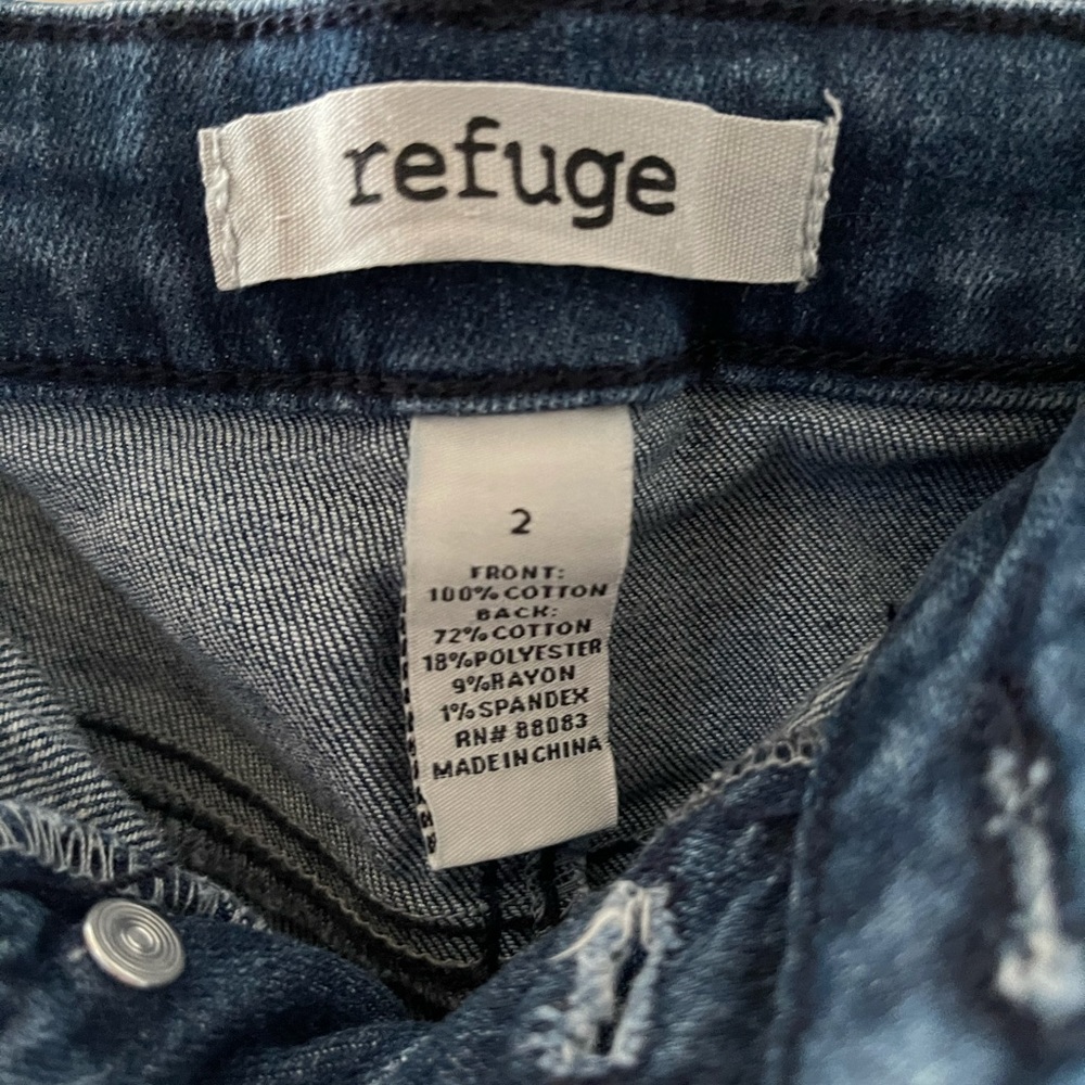 Shorts - Picture 3 of 3